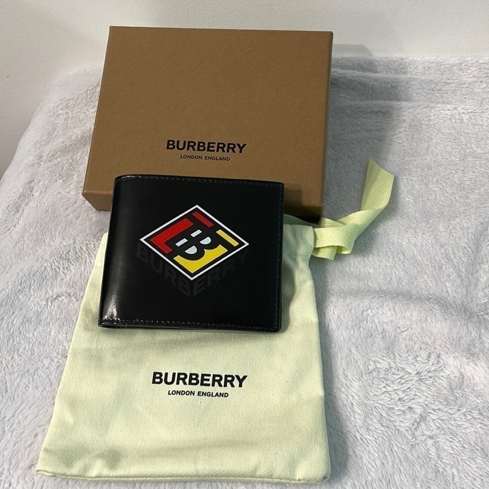 Authentic mens Burberry bifold wallet